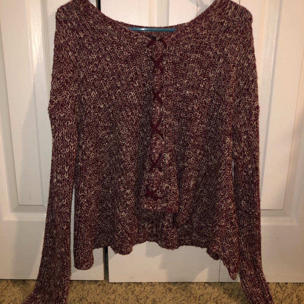 Cropped tie-up sweater